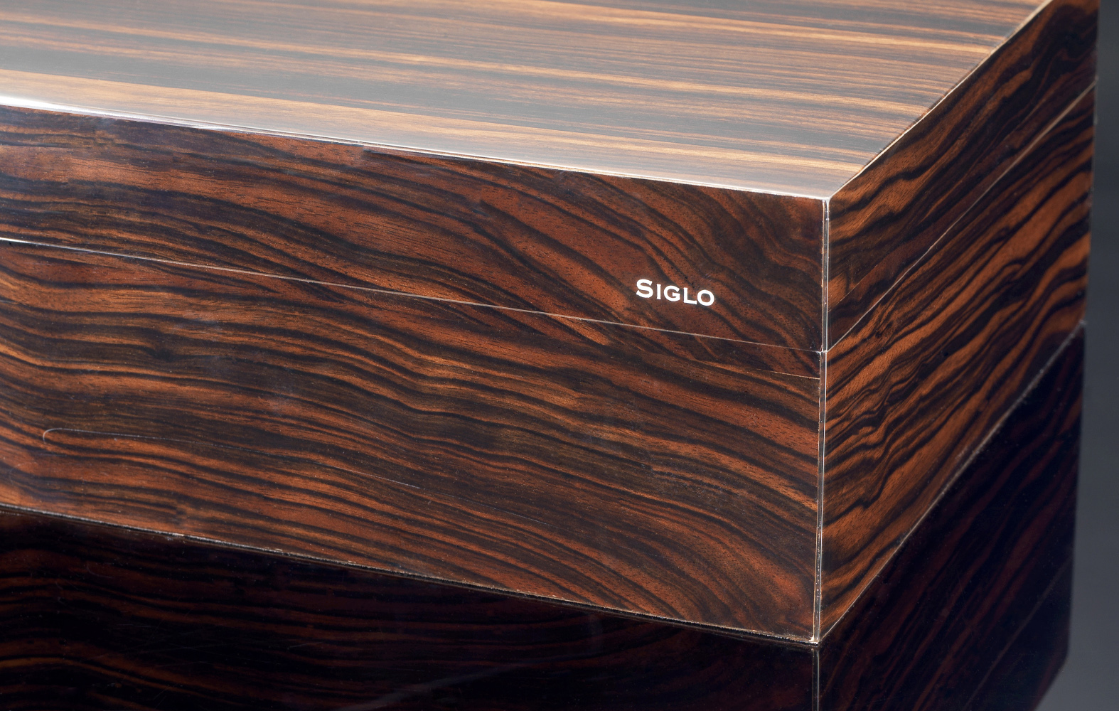 Siglo 50-Stick Humidor Macassar Ebony - Image 3